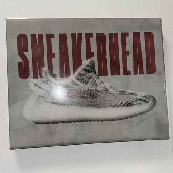 Yeezy Boost 350 print design district new
Yeezy Sneakerhead image  & Hypebeast